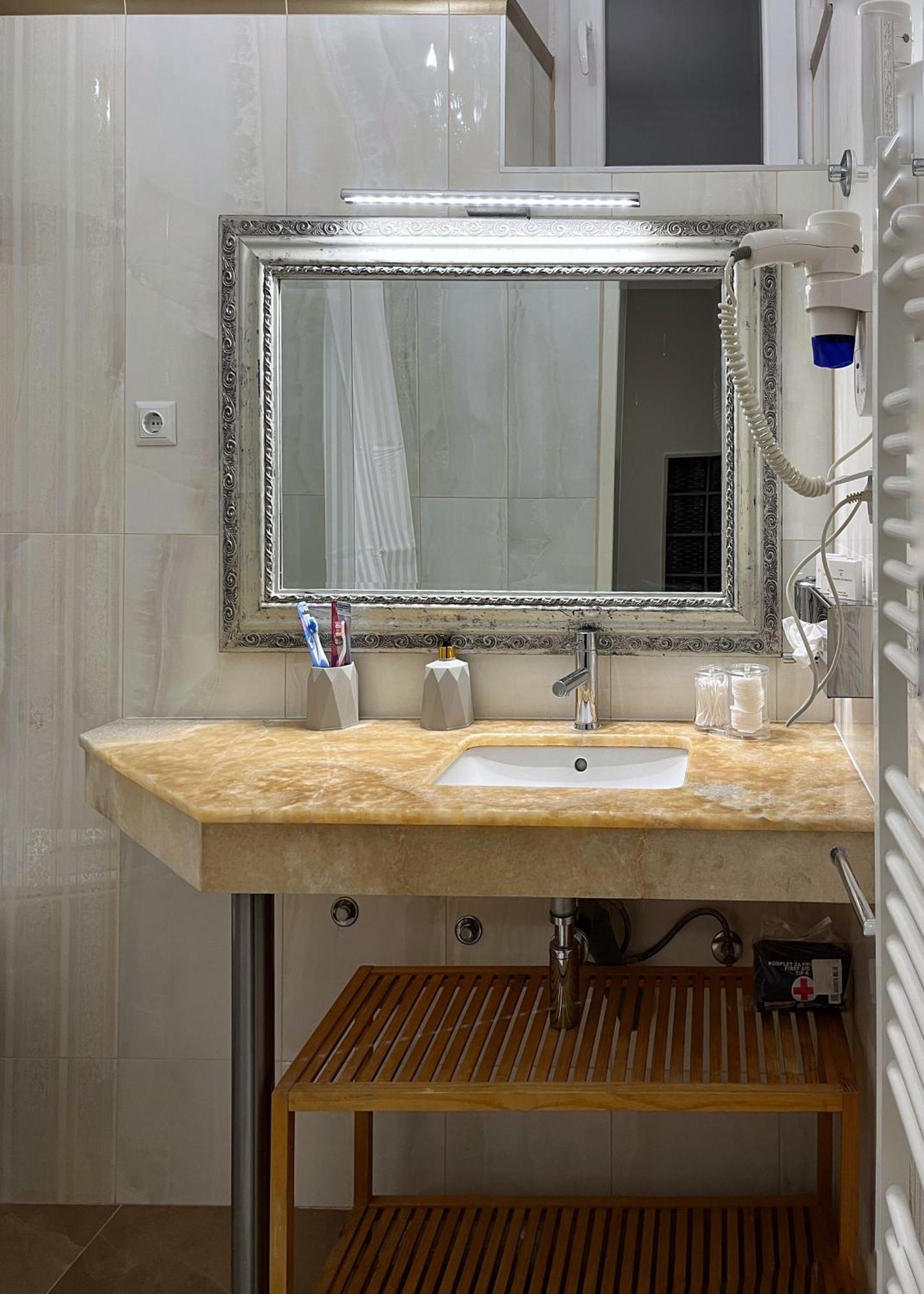Main Street Retreat Apartment With Free Parking Sarajewo Zewnętrze zdjęcie